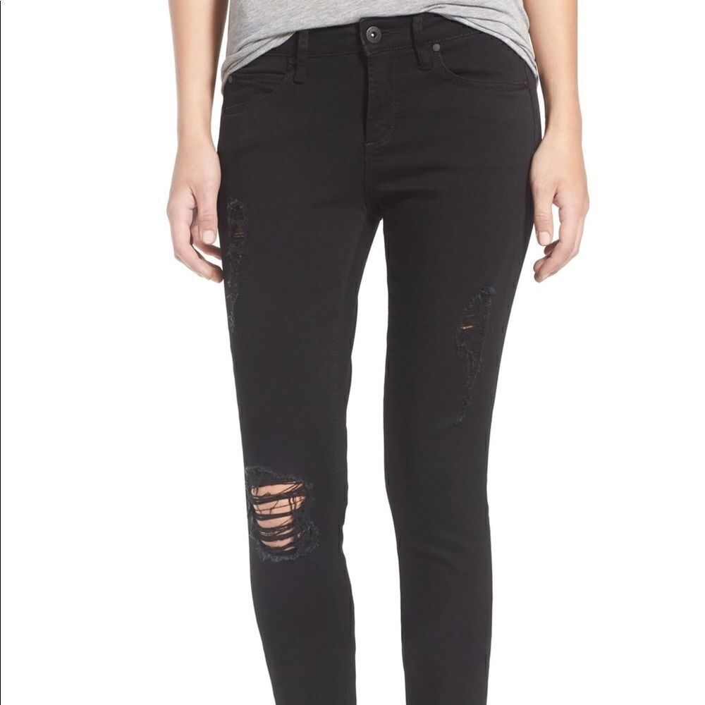 Articles of Society Women's Black Skinny Ripped Jeans- 26